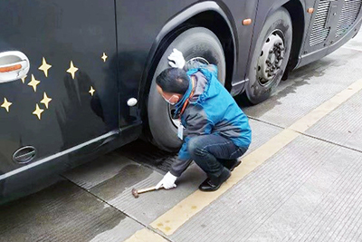 E:2023.1212.2877�������˽��ã��������ʻԱ�����ھ�ҵ�س������м��徲�����С��������辶�����徲�г��������������ʻԱ  ��־�¹�����־��2.jpg