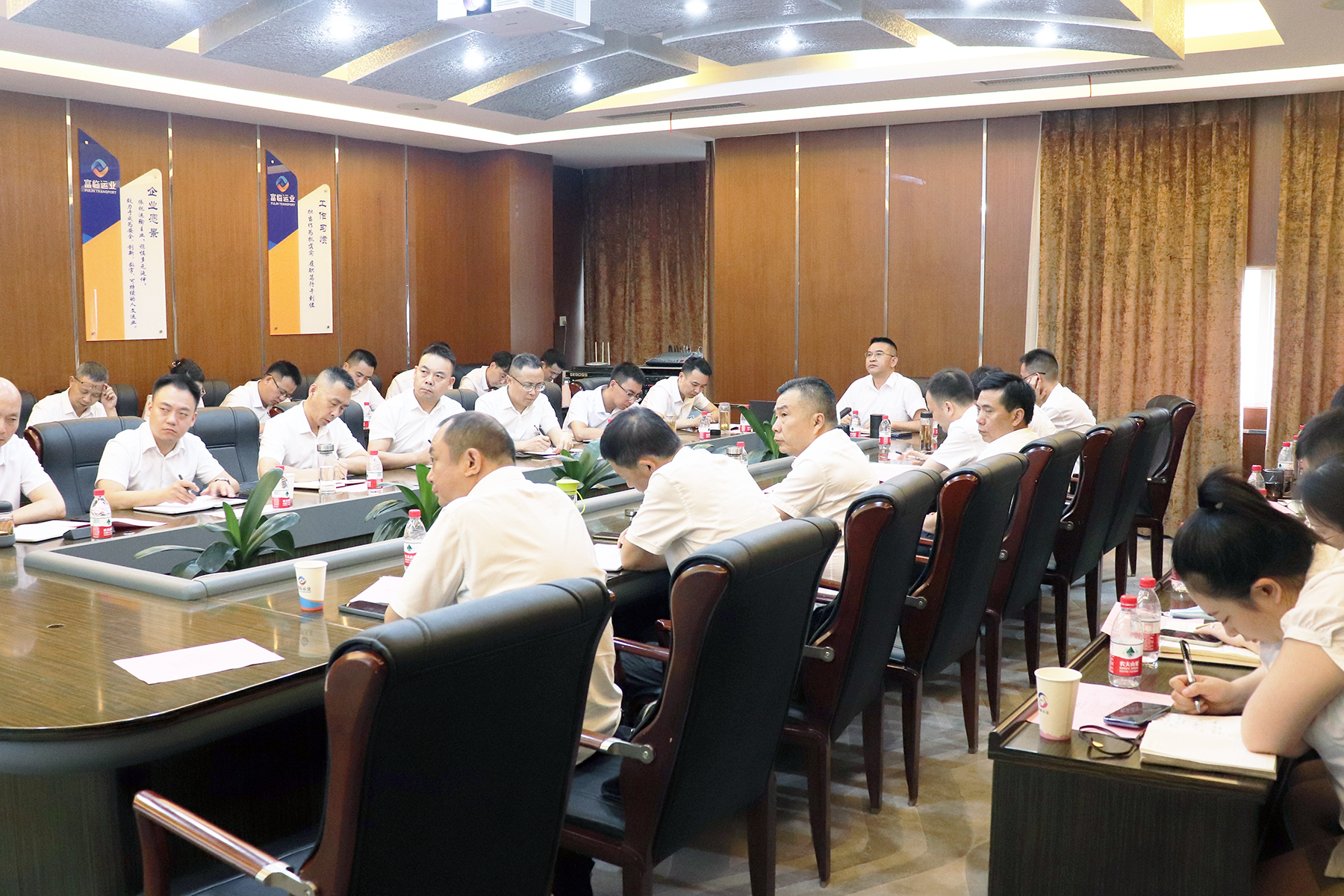 77������ҵ����عɹɶ����漯���ֳ��Ӳ쾫�����참��������